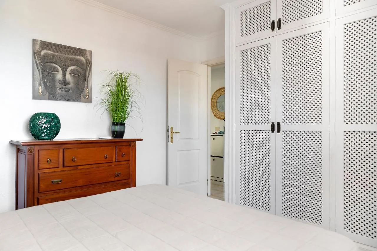 ארונה Apartamento 78 0*,  ספרד